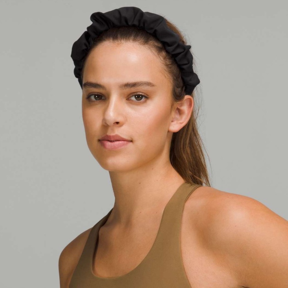 Lululemon Nulux Gathered Scrunch Elastic Headband in Black